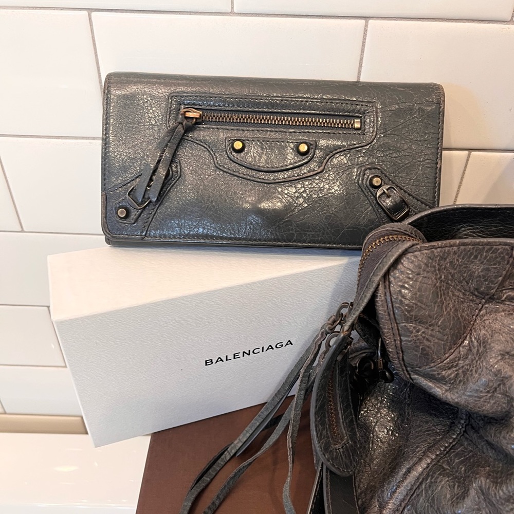 Authentic Balenciaga Classic City lambskin leather wallet